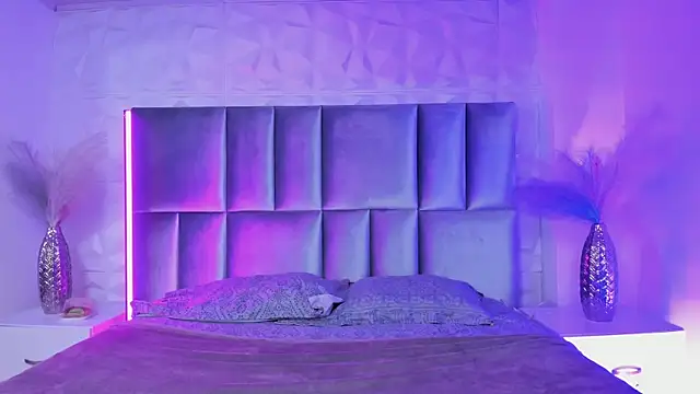 Selene bennet online show from April 9, 2026, 3:39 am