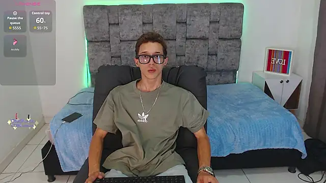 skinny bigcock02 online show from February 11, 2026, 9:42 pm