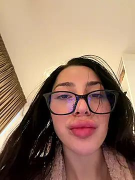 Mia Splash online show from January 16, 2026, 7:56 am