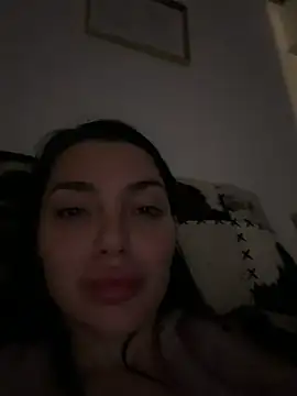 Mia Splash online show from April 5, 2026, 8:39 pm