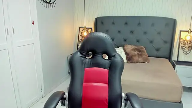 MEGANZARICK online show from October 23, 2025, 7:56 pm