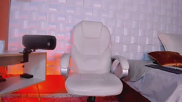 Snapshot of AlejandroStormm chatting on February 24, 2025, 7:11 am AlejandroStormm online show from February 24, 2025, 7:11 am