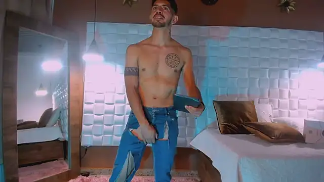 Snapshot of AlejandroStormm chatting on February 28, 2025, 8:28 pm AlejandroStormm online show from February 28, 2025, 8:28 pm