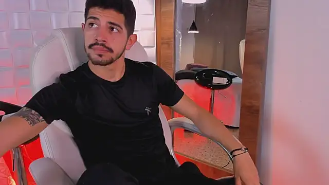 Snapshot of AlejandroStormm chatting on September 10, 2025, 8:53 pm AlejandroStormm online show from September 10, 2025, 8:53 pm