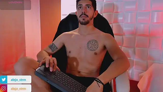 Snapshot of AlejandroStormm chatting on September 18, 2025, 10:45 pm AlejandroStormm online show from September 18, 2025, 10:45 pm