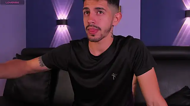 Snapshot of AlejandroStormm chatting on October 1, 2025, 8:15 pm AlejandroStormm online show from October 1, 2025, 8:15 pm