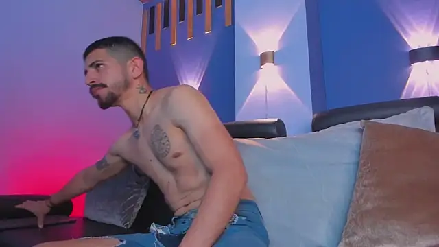 Snapshot of AlejandroStormm chatting on October 31, 2025, 7:26 pm AlejandroStormm online show from October 31, 2025, 7:26 pm