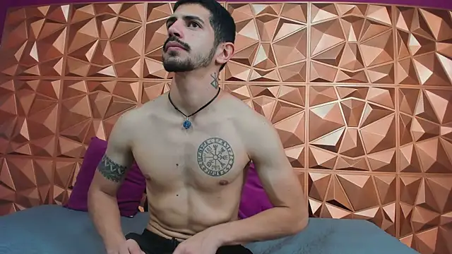 Snapshot of AlejandroStormm chatting on November 20, 2025, 8:30 pm AlejandroStormm online show from November 20, 2025, 8:30 pm