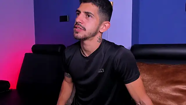 Snapshot of AlejandroStormm chatting on December 2, 2025, 7:42 pm AlejandroStormm online show from December 2, 2025, 7:42 pm