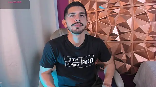 Snapshot of AlejandroStormm chatting on February 19, 2026, 8:49 pm AlejandroStormm online show from February 19, 2026, 8:49 pm