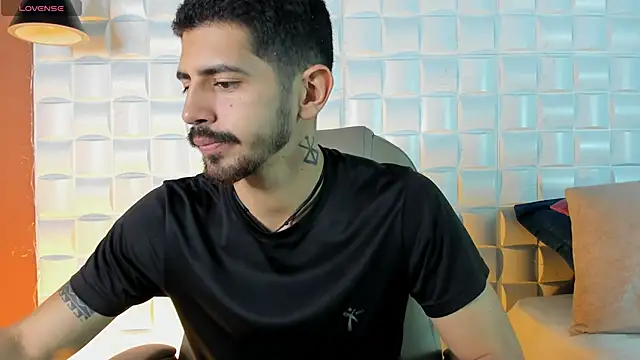 Snapshot of AlejandroStormm chatting on February 27, 2026, 11:16 pm AlejandroStormm online show from February 27, 2026, 11:16 pm