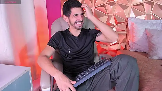 Snapshot of AlejandroStormm chatting on March 22, 2026, 5:00 am AlejandroStormm online show from March 22, 2026, 5:00 am