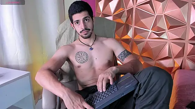 Snapshot of AlejandroStormm chatting on March 25, 2026, 4:51 am AlejandroStormm online show from March 25, 2026, 4:51 am