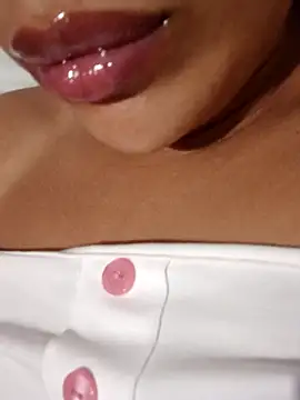 Sexlove1xo online show from September 26, 2025, 3:27 pm