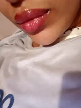 Sexlove1xo online show from October 30, 2025, 12:28 pm