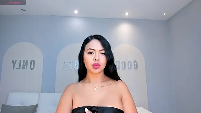 BrunaThompson online show from March 17, 2025, 12:04 pm