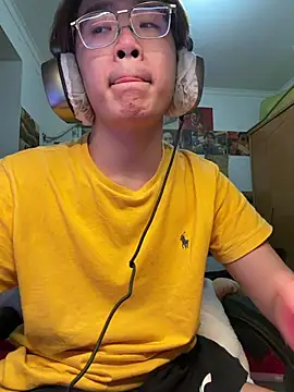 Anson0722 online show from April 19, 2026, 2:49 pm