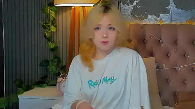 Snapshot of EmilyAngells chatting on February 25, 2026, 6:34 am EmilyAngells online show from February 25, 2026, 6:34 am