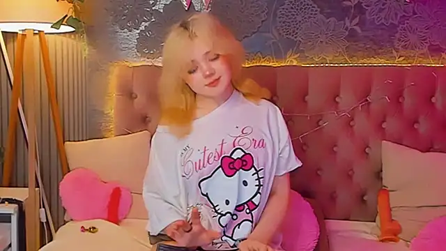 EmilyAngells online show from April 22, 2026, 6:16 am