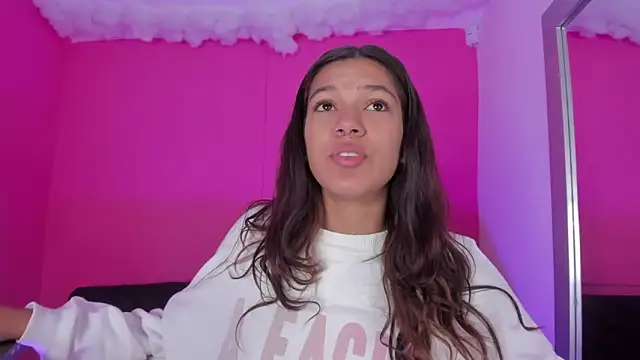 violett 24  online show from March 15, 2025, 12:56 pm