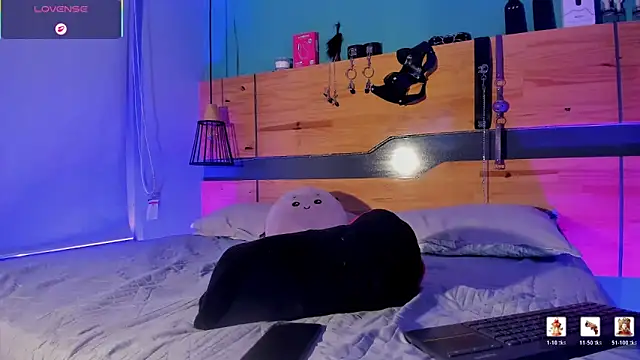 ChloeAllennn online show from March 14, 2026, 12:10 pm