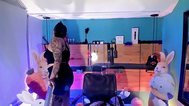 ChloeAllennn online show from April 1, 2026, 12:50 pm