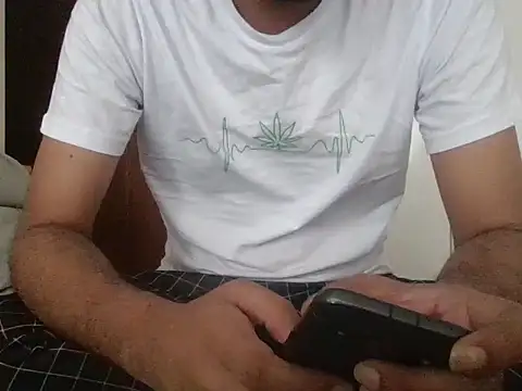 Snapshot of playboyx007 chatting on April 25, 2026, 3:20 am playboyx007 online show from April 25, 2026, 3:20 am