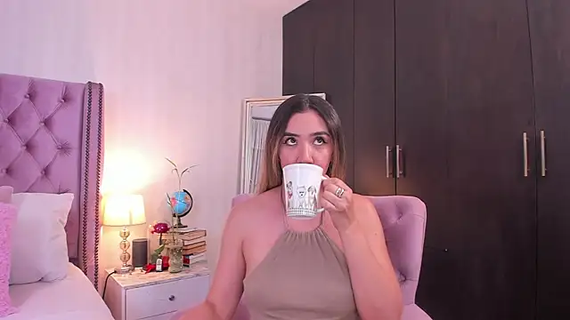 natashaleightt online show from March 20, 2025, 1:13 am