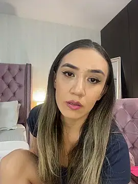 natashaleightt online show from October 26, 2025, 11:09 pm