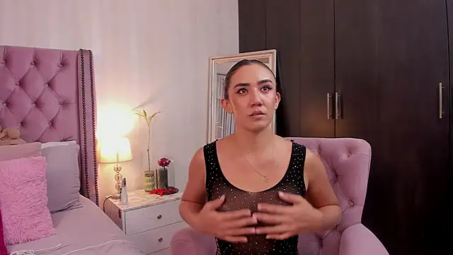 natashaleightt online show from February 14, 2026, 1:57 am