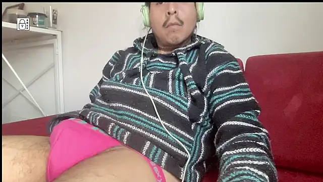 erikcrack05 online show from March 17, 2025, 9:13 pm