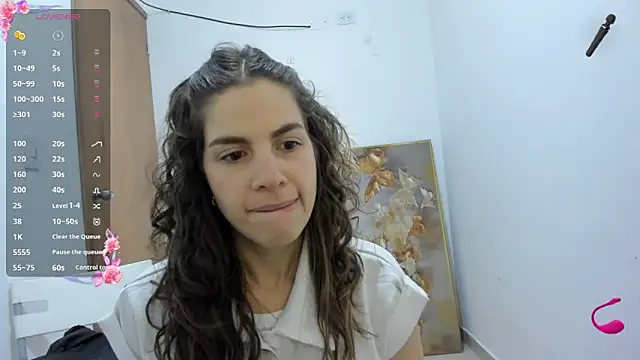 jessyegoldenn online show from February 15, 2026, 9:22 pm