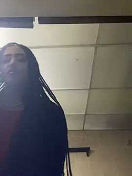 MichelleDiaz Pink online show from March 8, 2025, 6:32 am