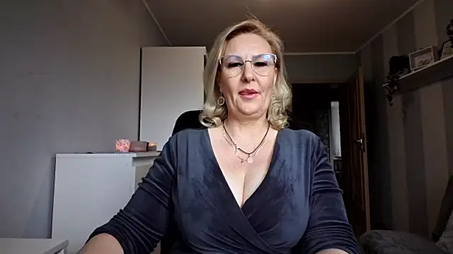 DianaLive online show from April 7, 2026, 6:25 am