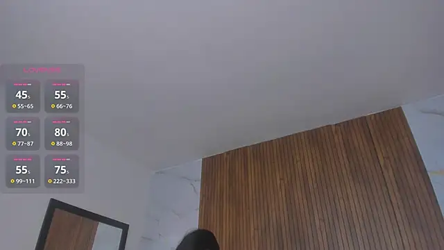 Madyson18 online show from April 23, 2026, 6:32 pm