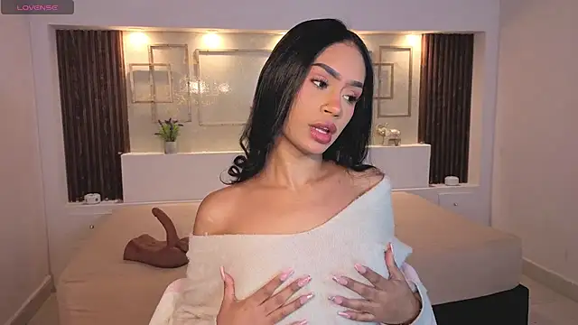 ChloeMoon9 online show from October 17, 2025, 12:19 pm