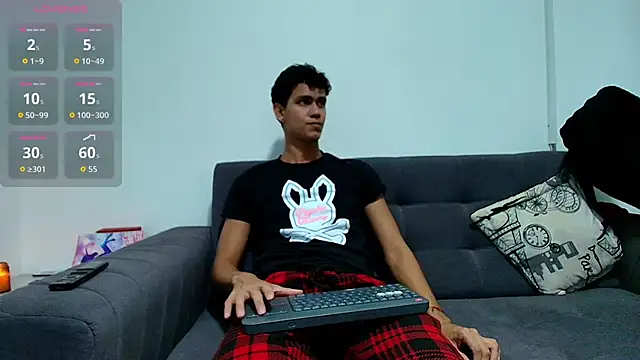 Maximiliano  Fire online show from April 21, 2026, 3:24 am