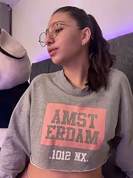 Dirty-Bunnyyy online show from April 7, 2026, 3:07 am