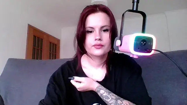 Della Ideal online show from February 28, 2025, 11:03 am