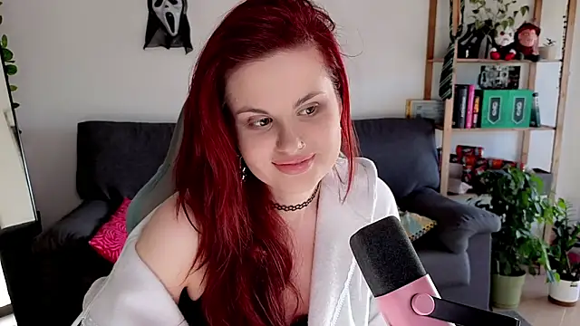 Della Ideal online show from December 2, 2025, 9:14 am