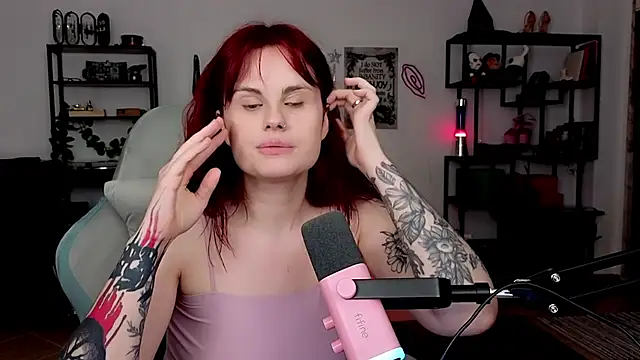 Della Ideal online show from April 20, 2026, 5:37 pm