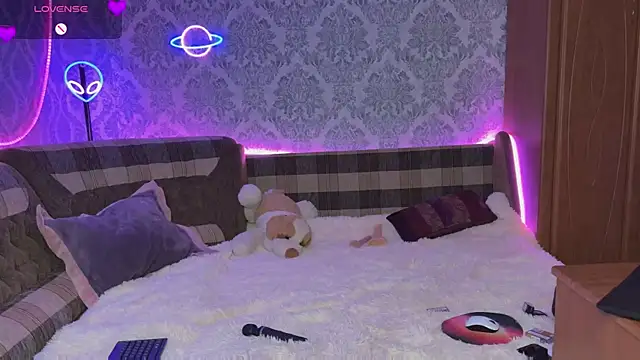 Velvettouch  online show from March 16, 2025, 3:04 am