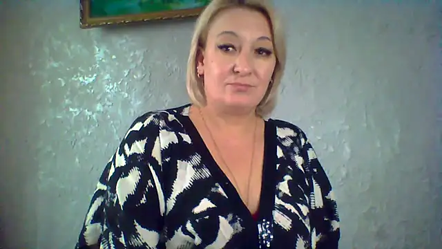 Snapshot of ArielXLoveresss chatting on November 3, 2025, 11:00 am ArielXLoveresss online show from November 3, 2025, 11:00 am