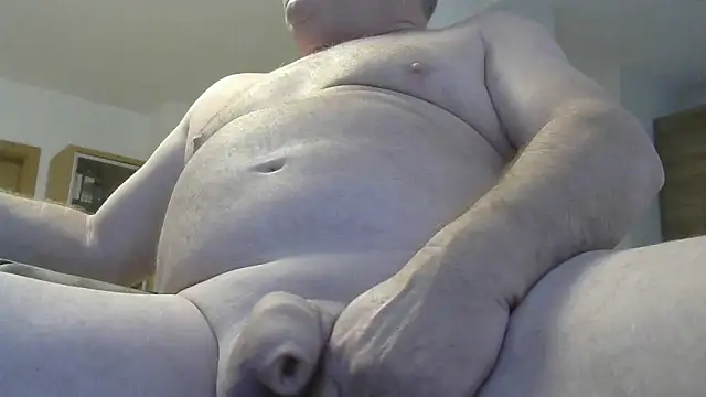 jerkoutdoor70 online show from November 16, 2025, 1:17 pm