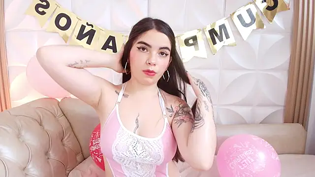 DaphneGlas online show from September 15, 2025, 1:00 pm