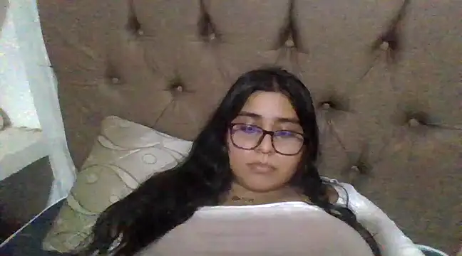 virginbrunette99 online show from March 17, 2025, 9:02 pm