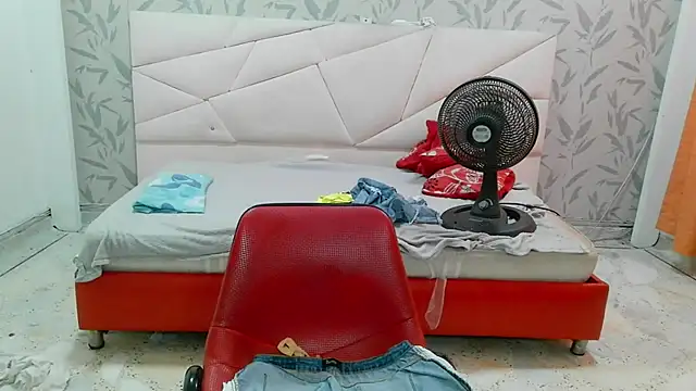 SexyPamela69 online show from June 27, 2026, 7:52 pm