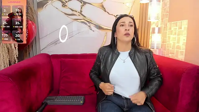 Snapshot of Bella_williamss_ chatting on January 14, 2026, 7:30 pm Bella williamss online show from January 14, 2026, 7:30 pm