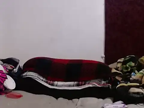 Hotmodel1984 online show from December 9, 2024, 3:40 am