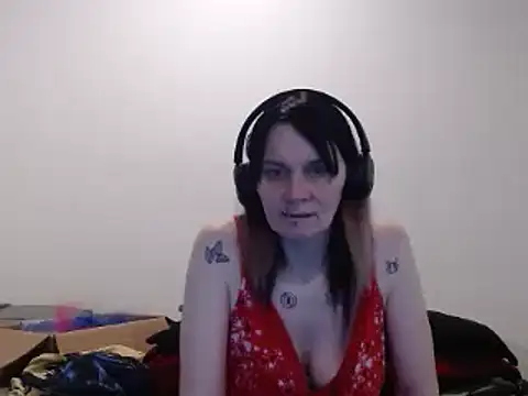 Snapshot of Hotmodel1984 chatting on May 21, 2026, 6:26 pm Hotmodel1984 online show from May 21, 2026, 6:26 pm
